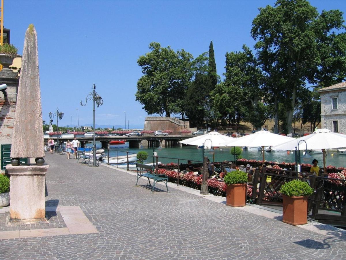Appartamento "Il Vicolo" Peschiera del Garda Bagian luar foto