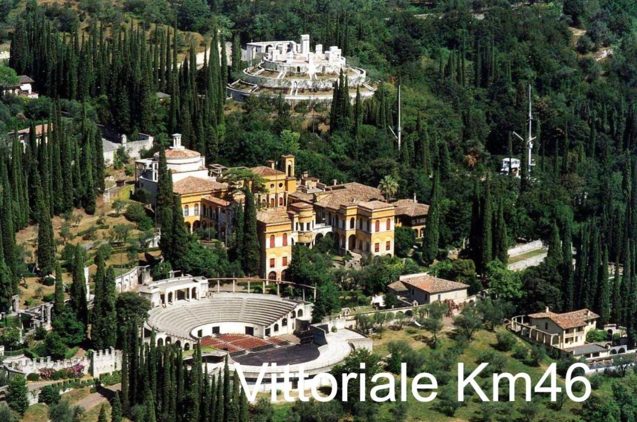 Appartamento "Il Vicolo" Peschiera del Garda Bagian luar foto
